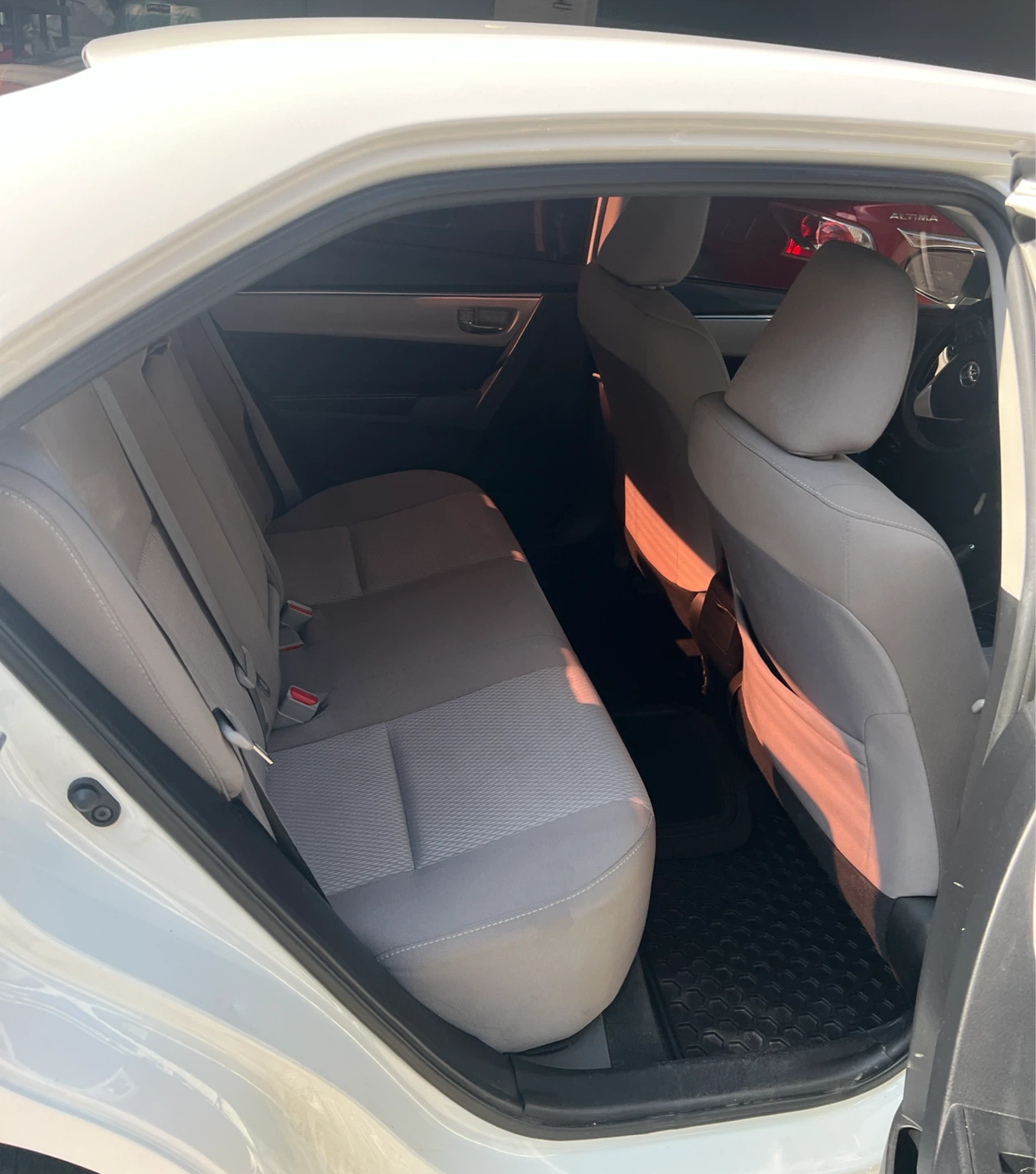 2016 Toyota Corolla LE Echo/Clean Car-fax - photo 2