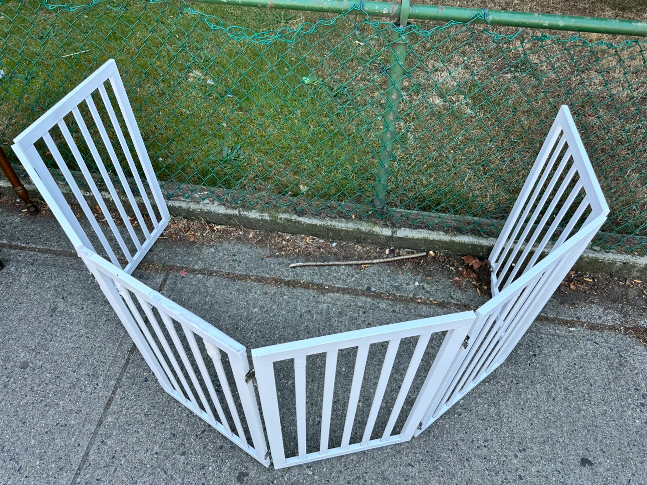 White Wooden Pet Gate / Room Divider - photo 4