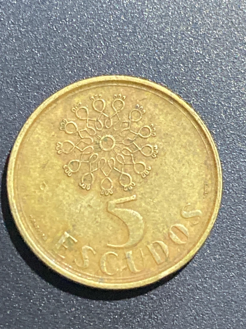 Portugal 5 Escudos Coin 1990