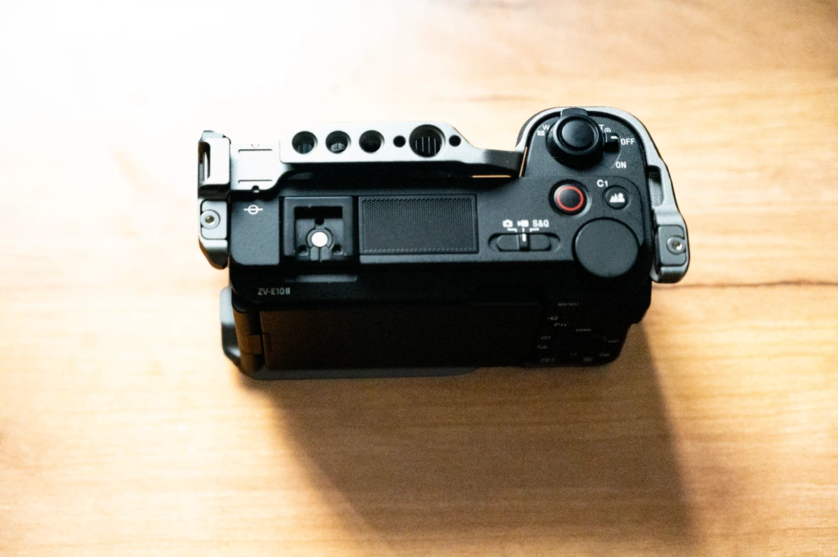 Sony ZV-E10 ii  Camera +small rig cage - photo 2