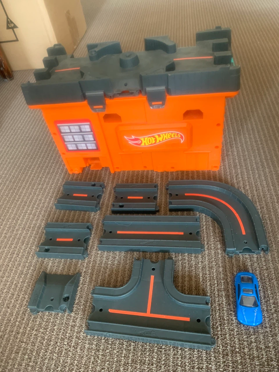 Hot Wheels City Town Center Playset with Tracks & Car