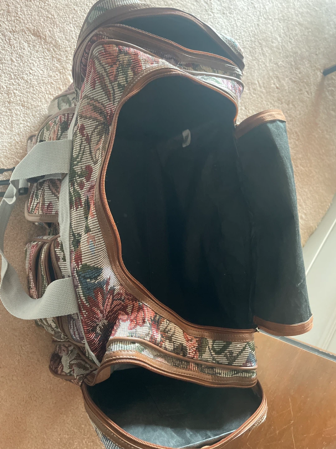 Vintage Floral Tapestry Duffle Bag - photo 4
