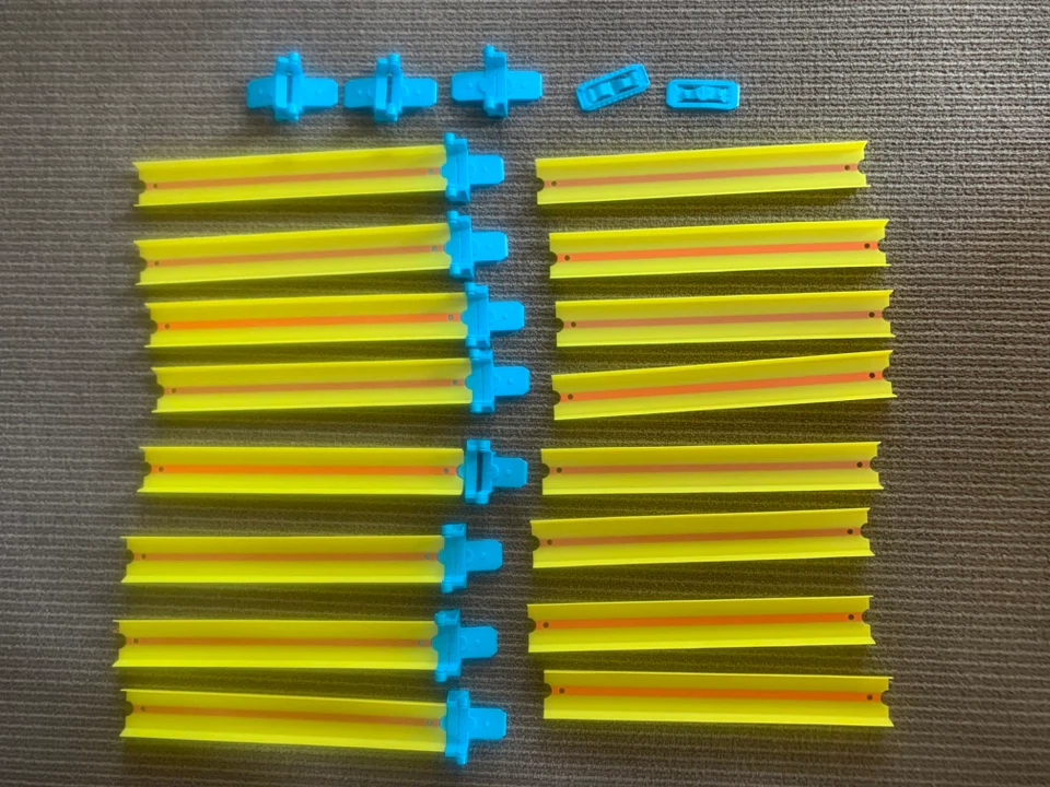 Expanded Hot Wheels Track Builder Lot with Fold-Up Hinges - photo 2