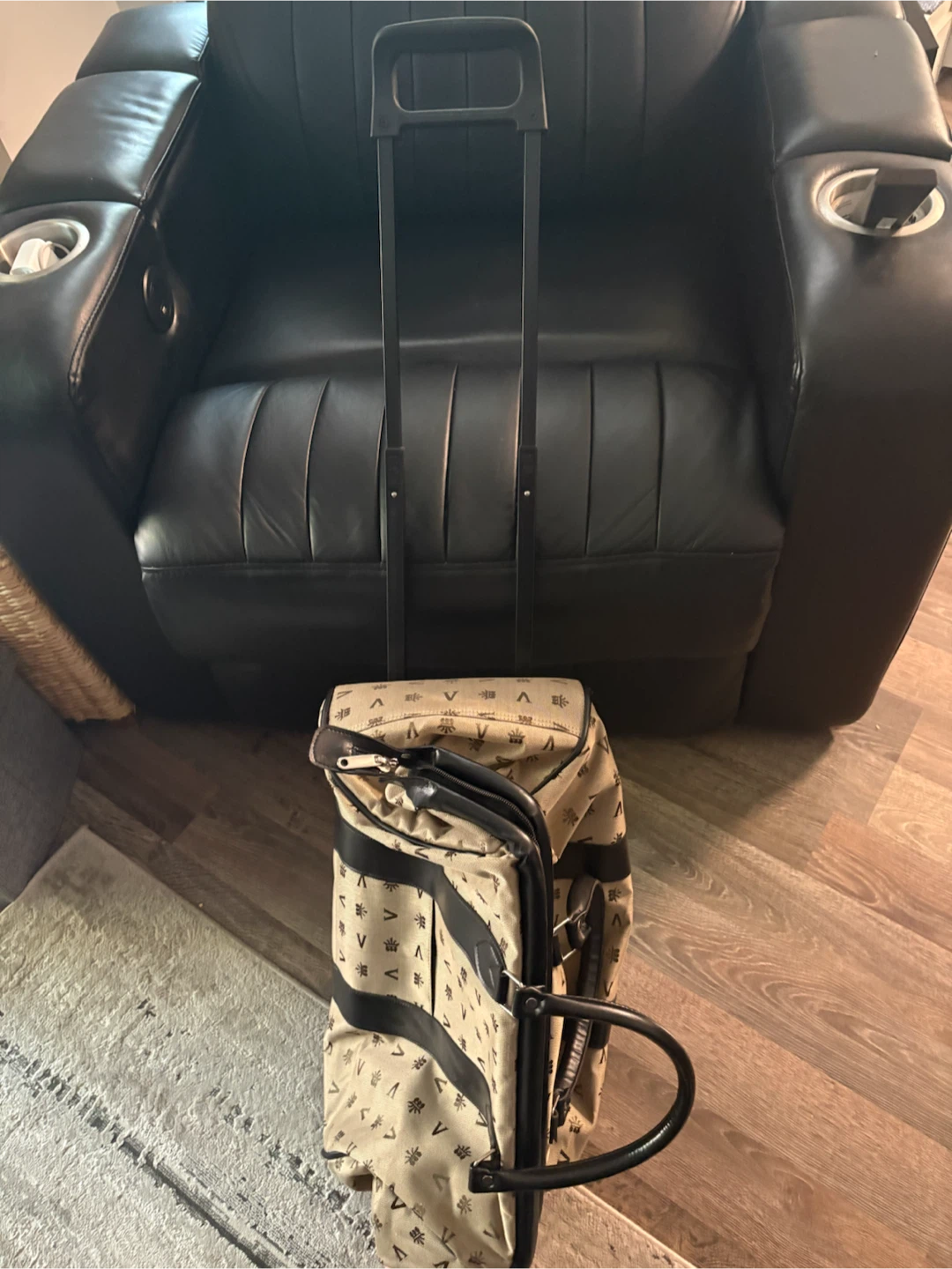 Vintage V Monogram Weekender Bag - photo 4