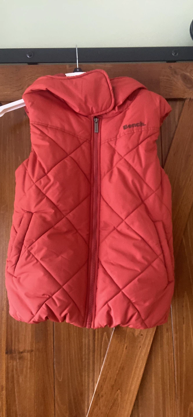 Bench Puffer Vest - Red - Size S