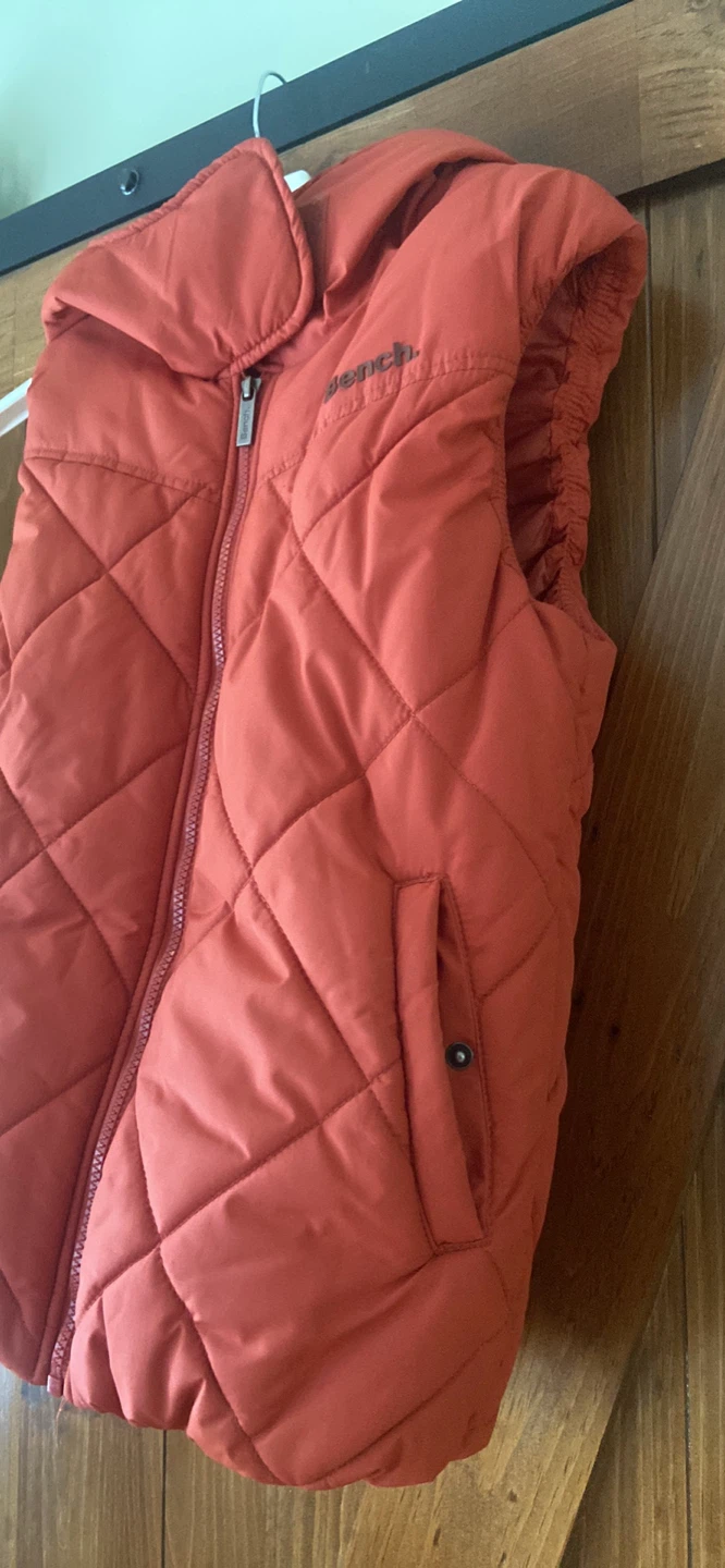 Bench Puffer Vest - Red - Size S - photo 2