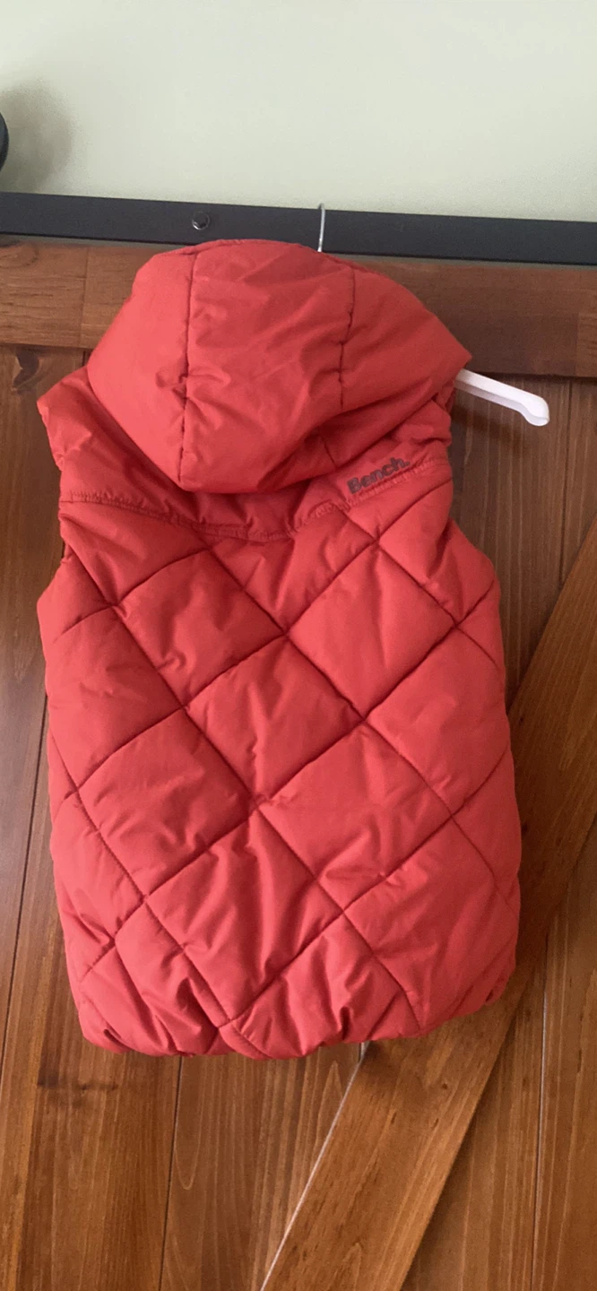 Bench Puffer Vest - Red - Size S - photo 4