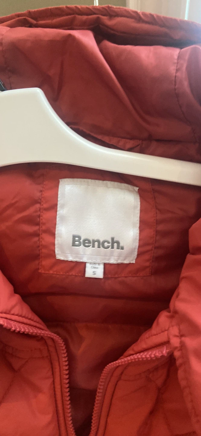 Bench Puffer Vest - Red - Size S - photo 5