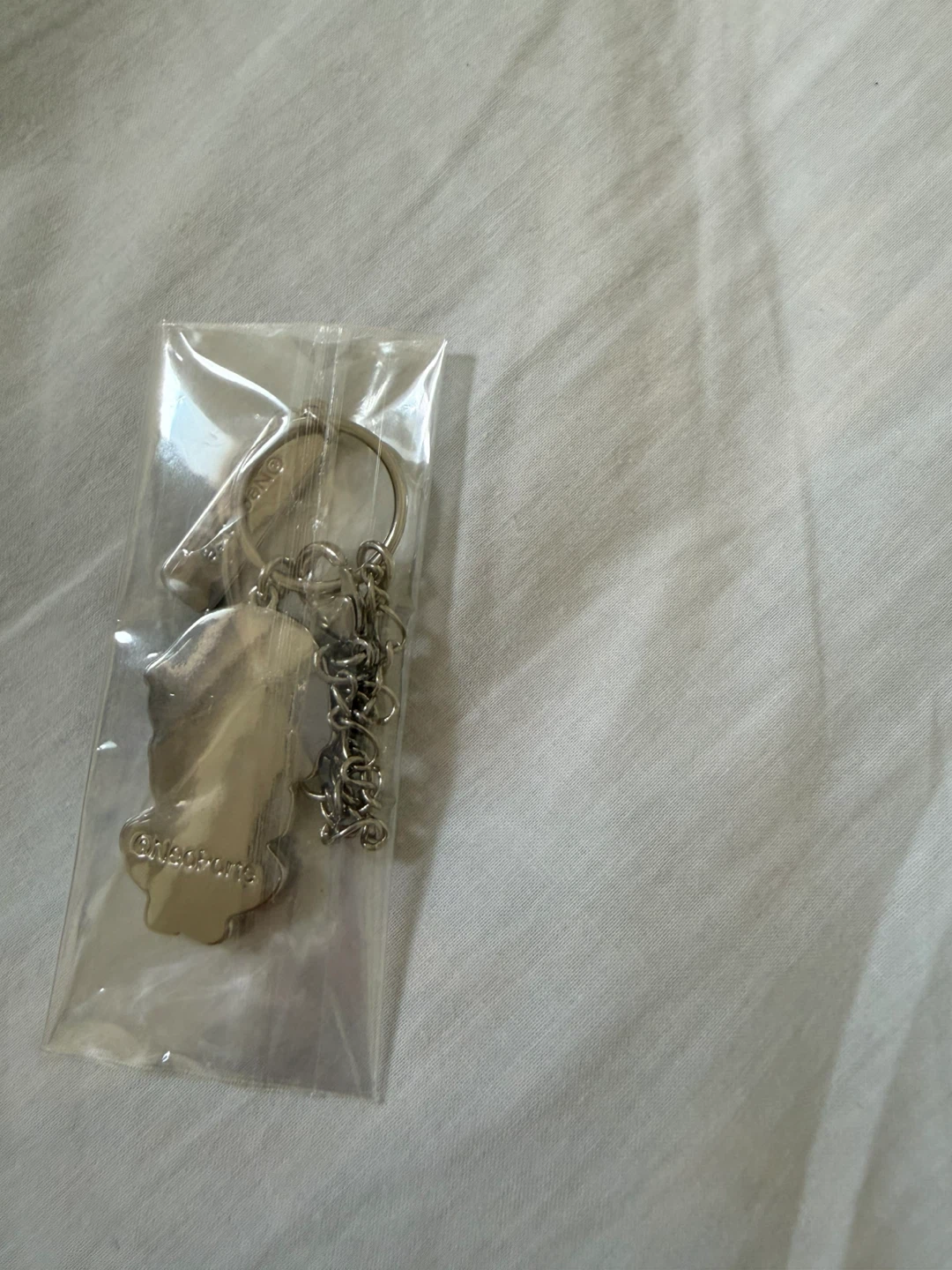 Shirayuki Reid Neoporte vtuber metallic charm keychain - photo 3