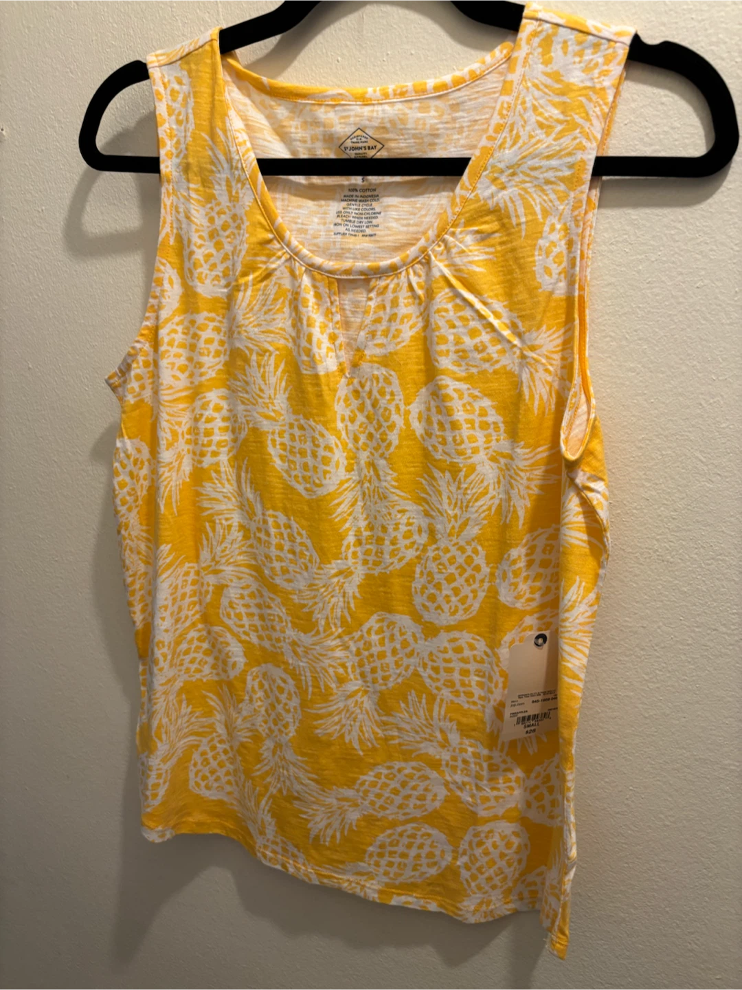 NEW- Small-St. John's Bay Pineapple Tank Top