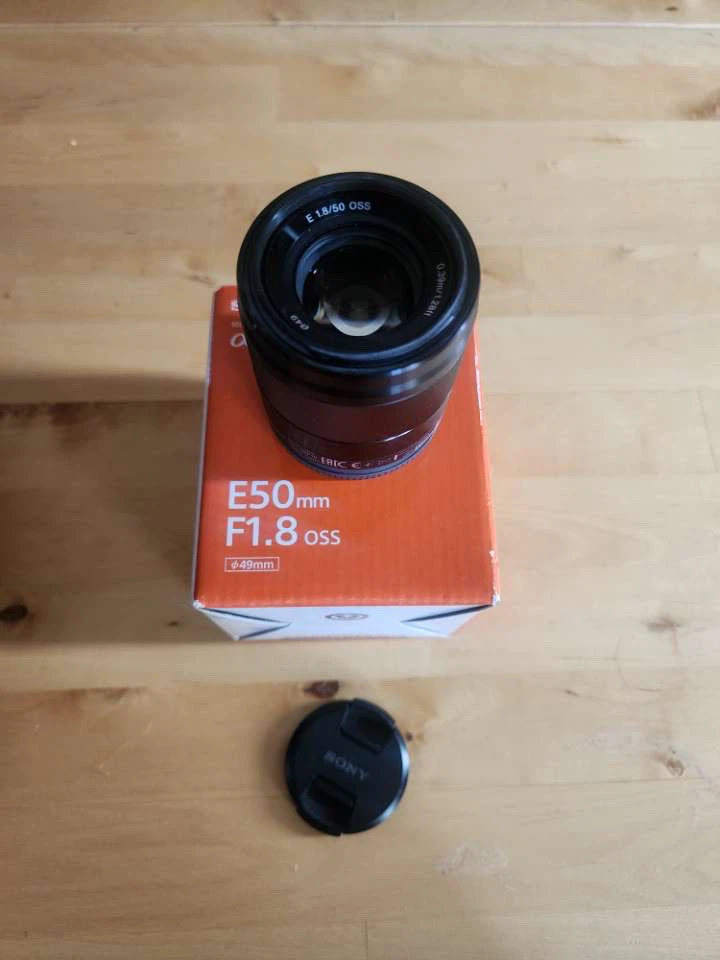 Sony E 50mm F1.8 OSS Lens - photo 3