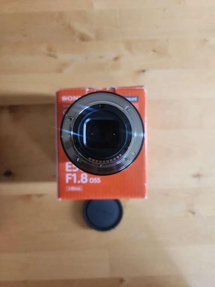 Sony E 50mm F1.8 OSS Lens - photo 4