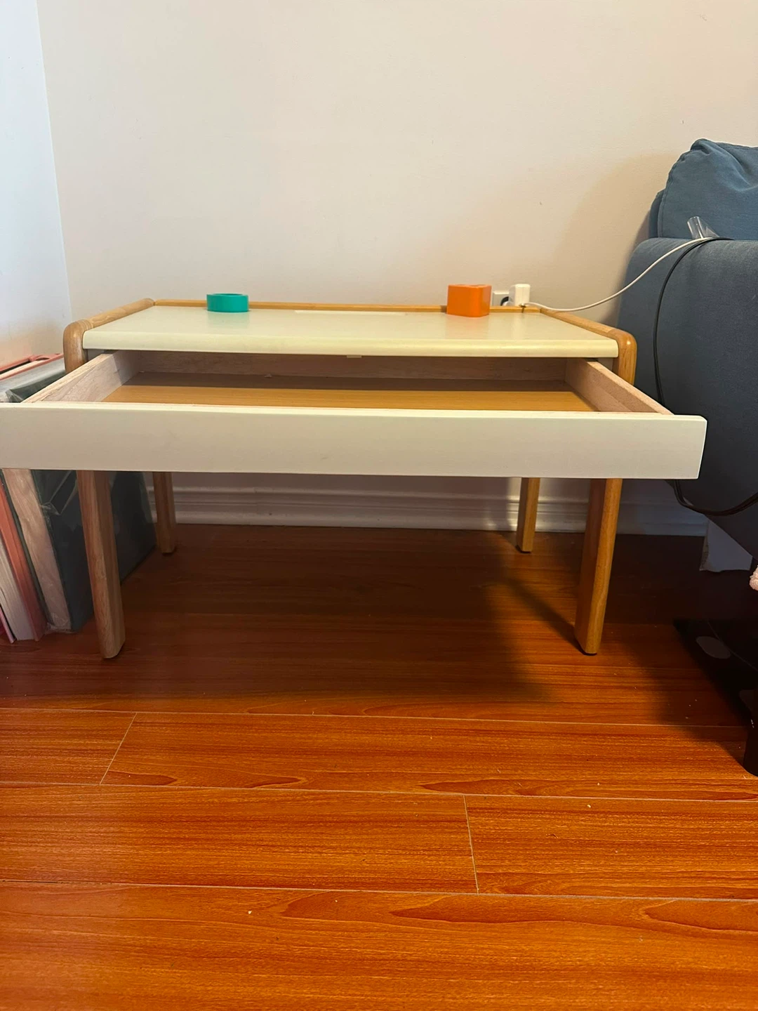 Yamatoya Children's Desk and Chair Set - photo 4