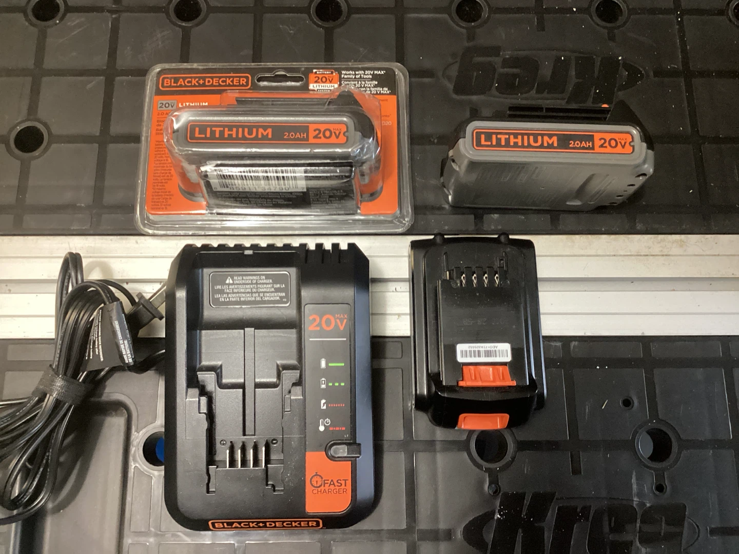Black+Decker 20V Lithium 2.0Ah Battery & Fast Charger Set - photo 3