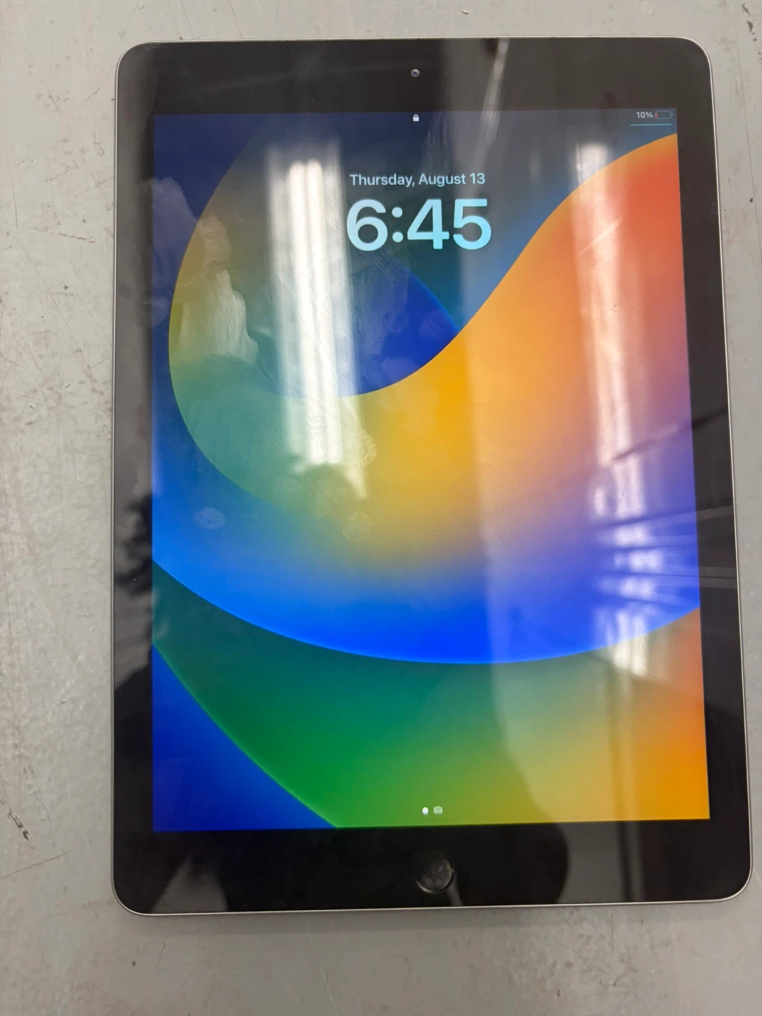 Apple iPad 6th Generation 32GB - photo 2