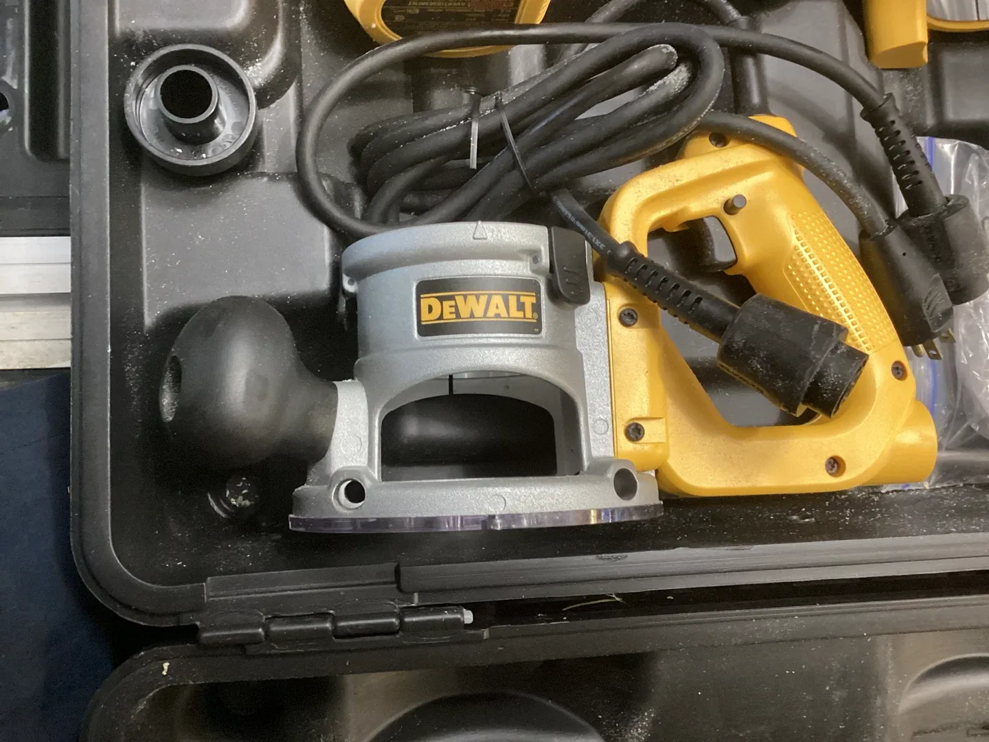 DEWALT Router Set DW618B3 - photo 4