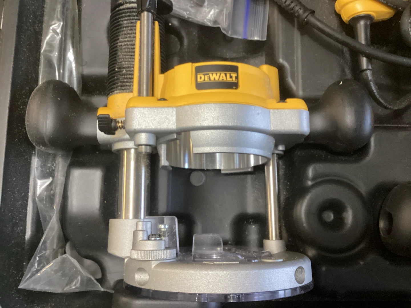 DEWALT Router Set DW618B3 - photo 5