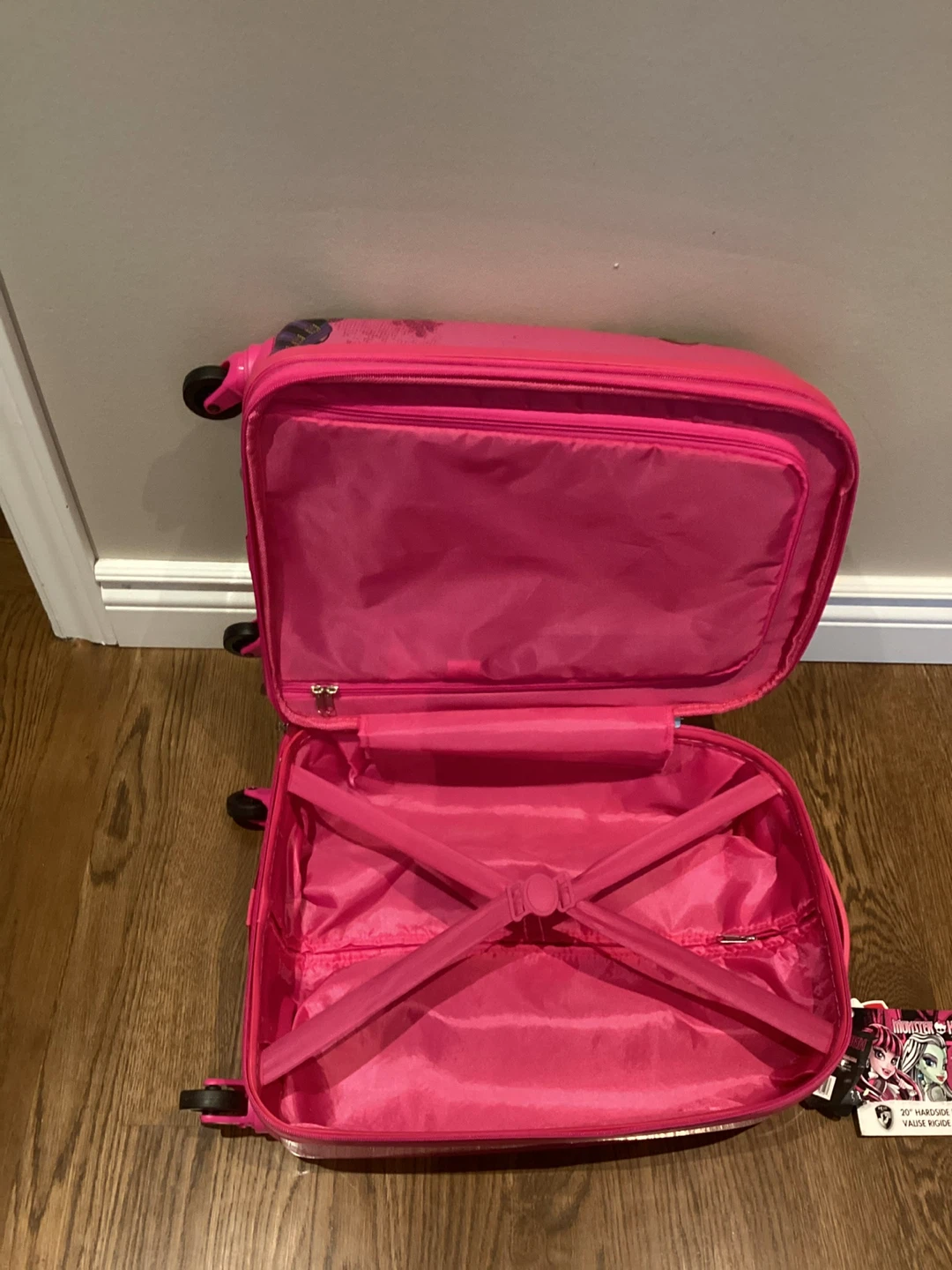 NEW HEYS 20” TALL SPINNER SUITCASE (READ LISTING) - photo 4