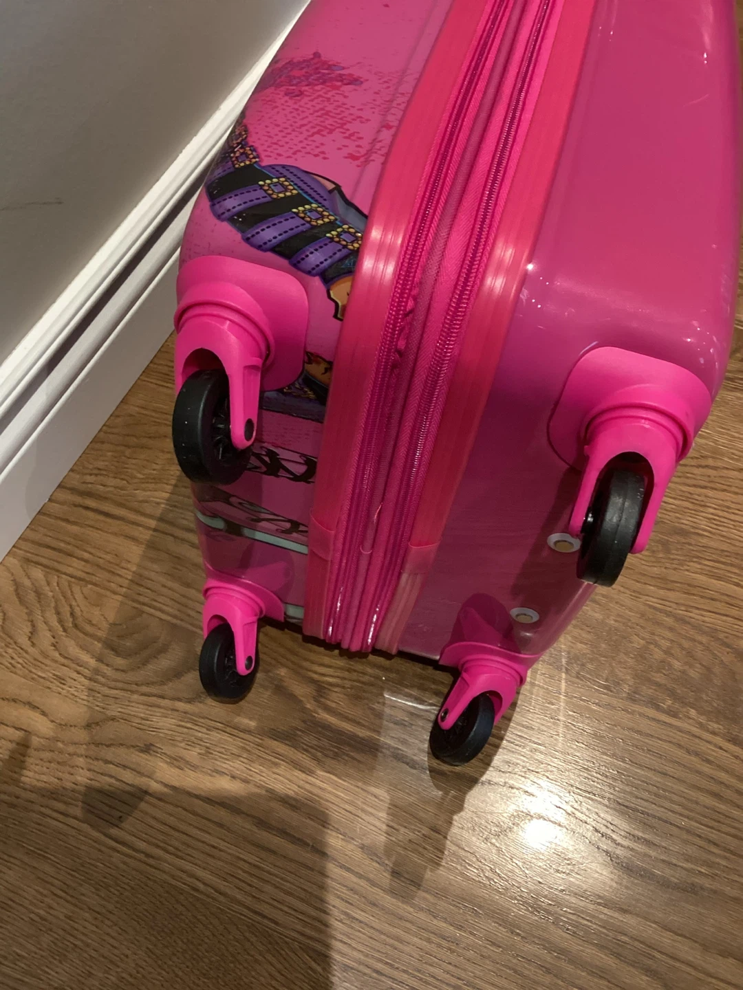 NEW HEYS 20” TALL SPINNER SUITCASE (READ LISTING) - photo 5