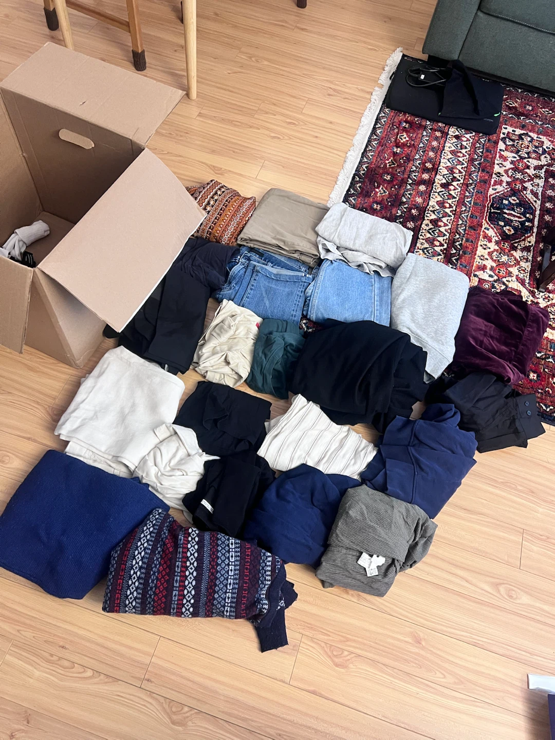 Free clothes (DO NOT RESELL)