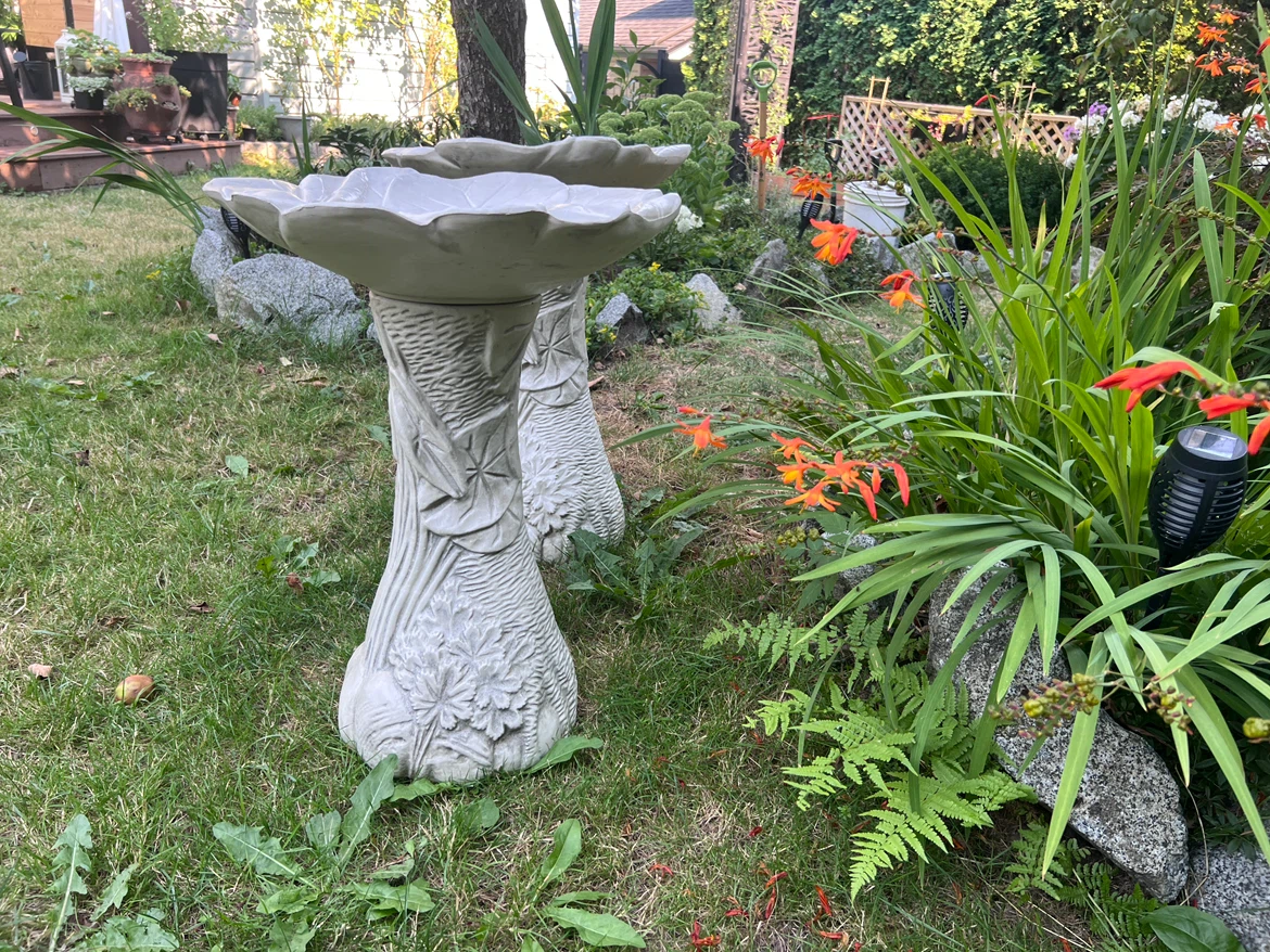 Pair of Decorative Bird Baths - photo 2
