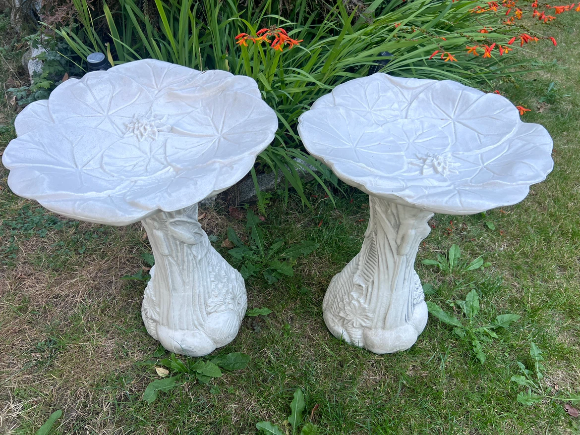 Pair of Decorative Bird Baths - photo 4