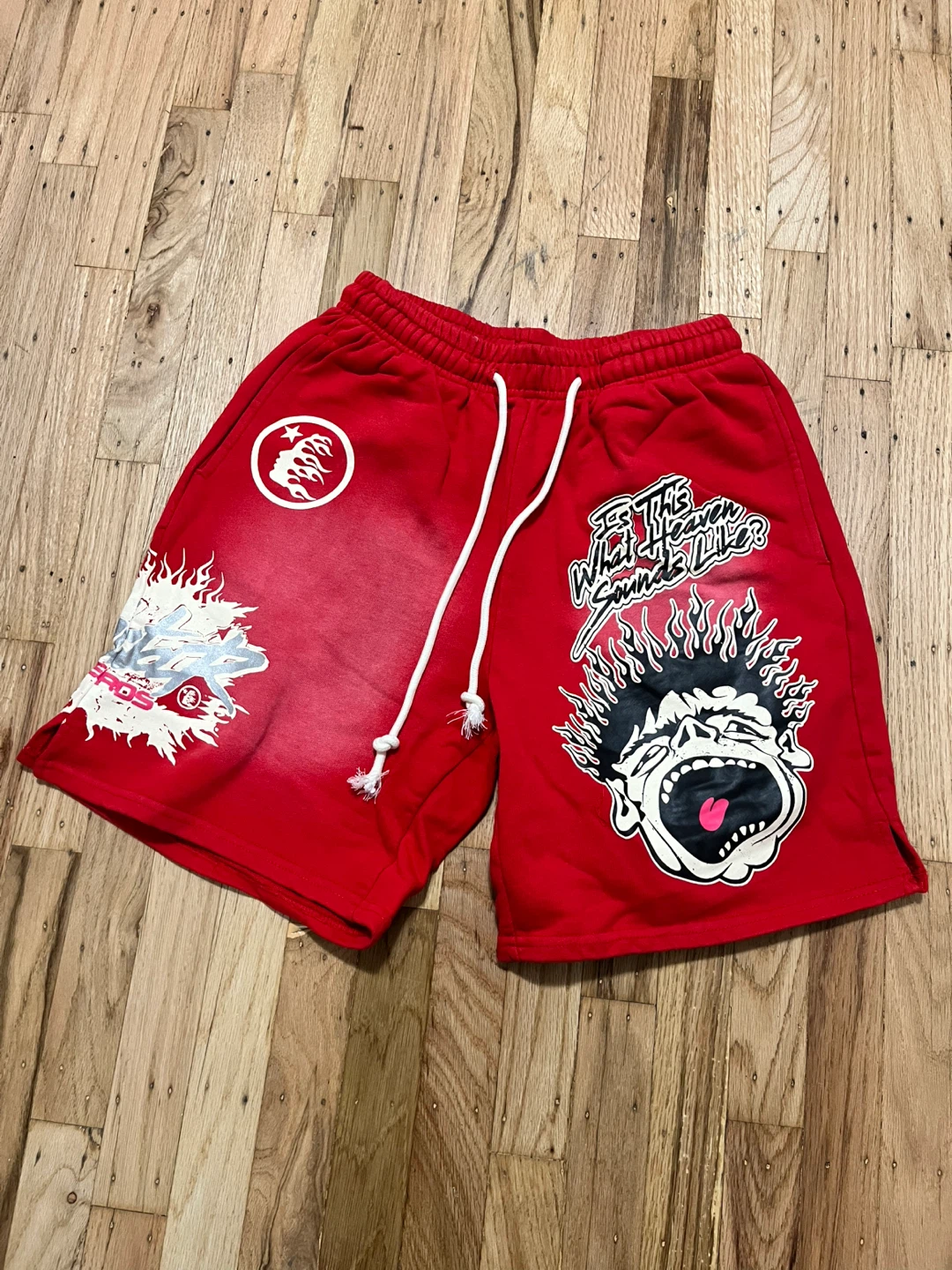 Hellstar Red Graphic Shorts - photo 3