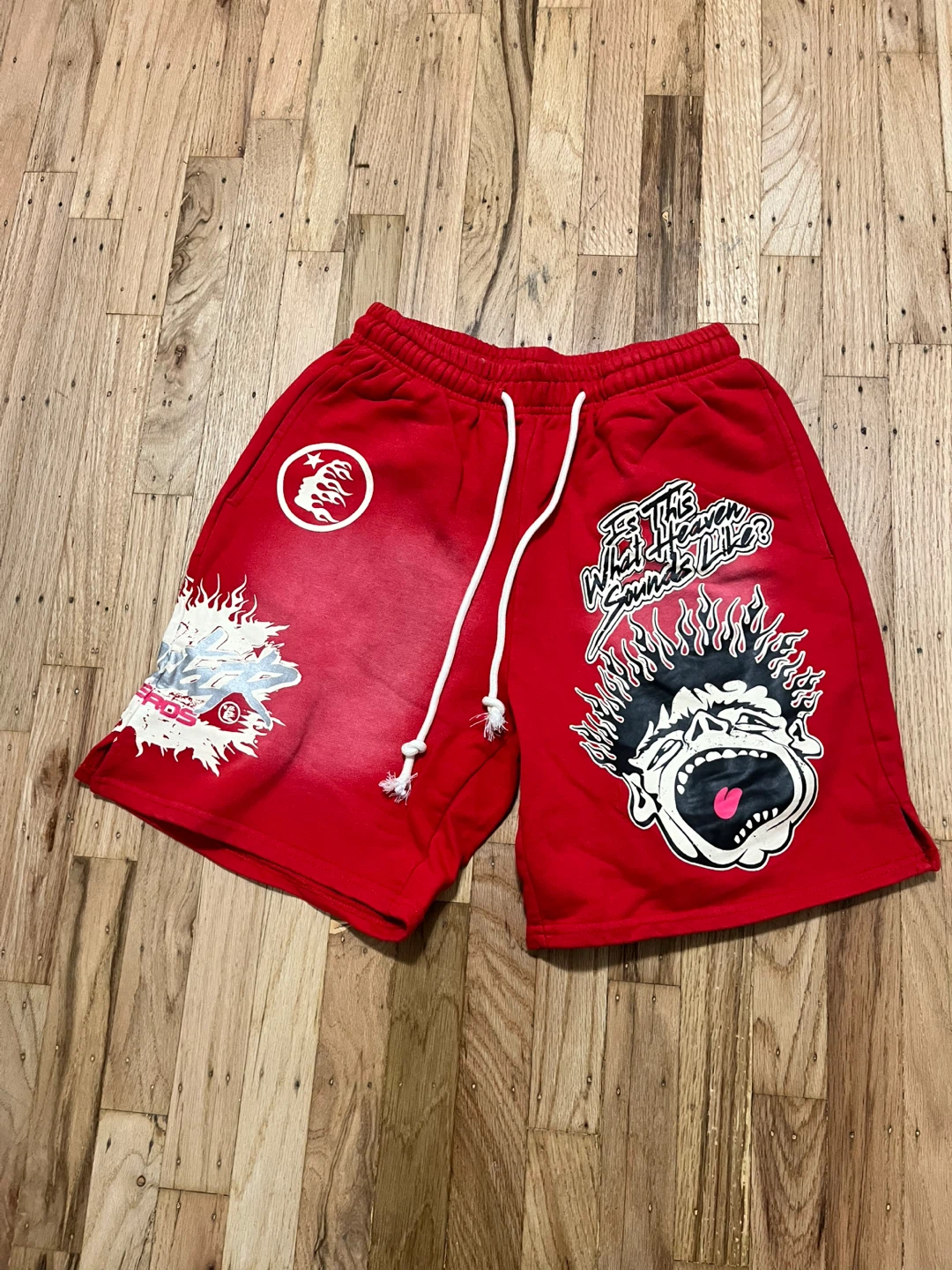 Hellstar Red Graphic Shorts - photo 4