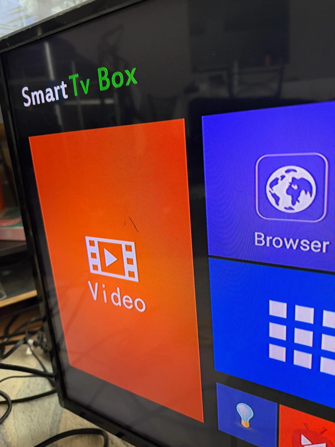 Haier 32” TV + Smart TV Box - photo 2