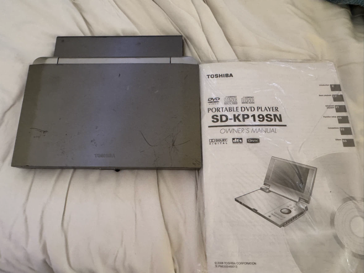 Toshiba SD-KP19SN Portable DVD Player