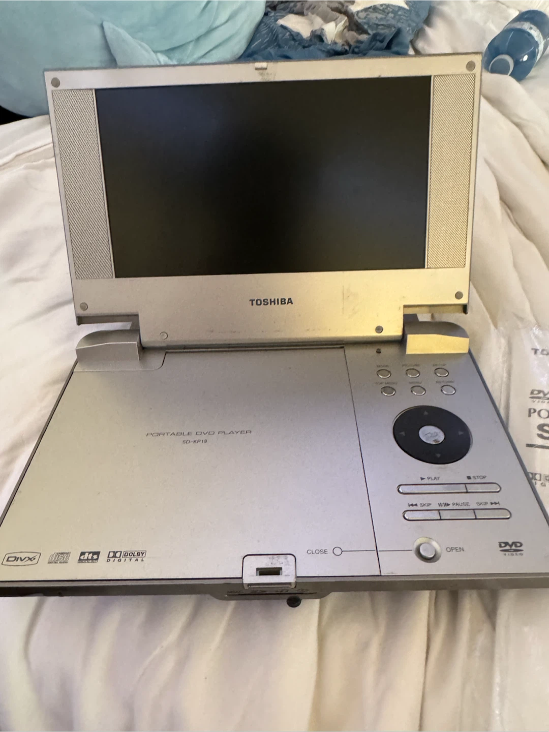 Toshiba SD-KP19SN Portable DVD Player - photo 3