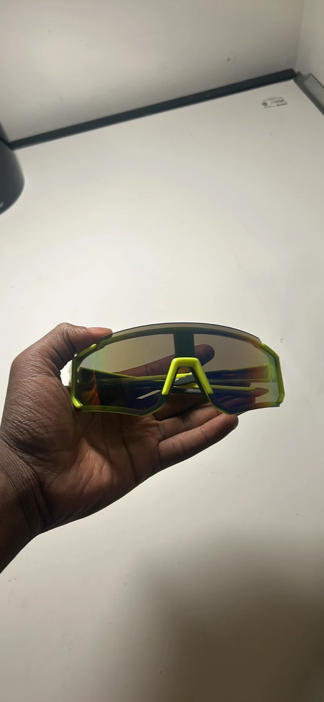Lunettes de soleil sport jaune fluo