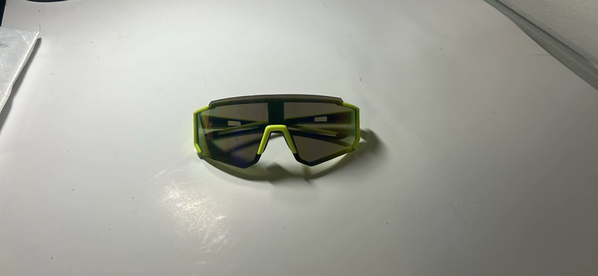 Lunettes de soleil sport jaune fluo - photo 3
