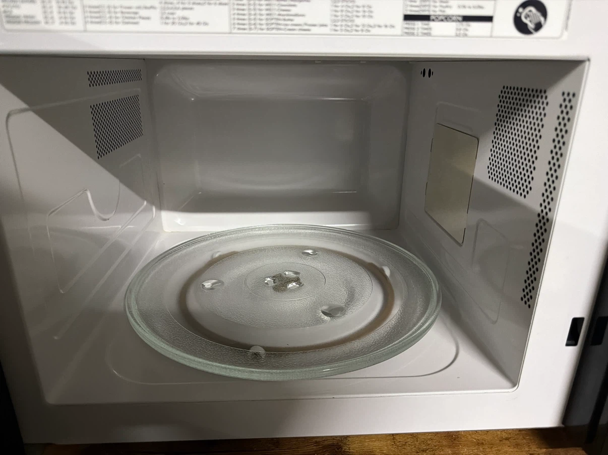 Black Kenmore Microwave - photo 2