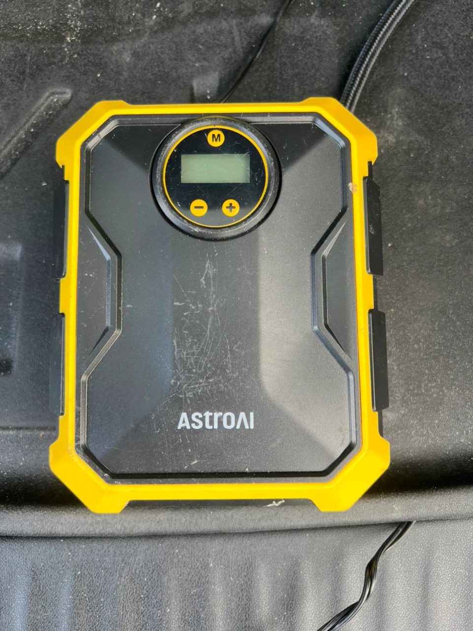 AstroAI Portable Car Air Pump - not working - photo 2
