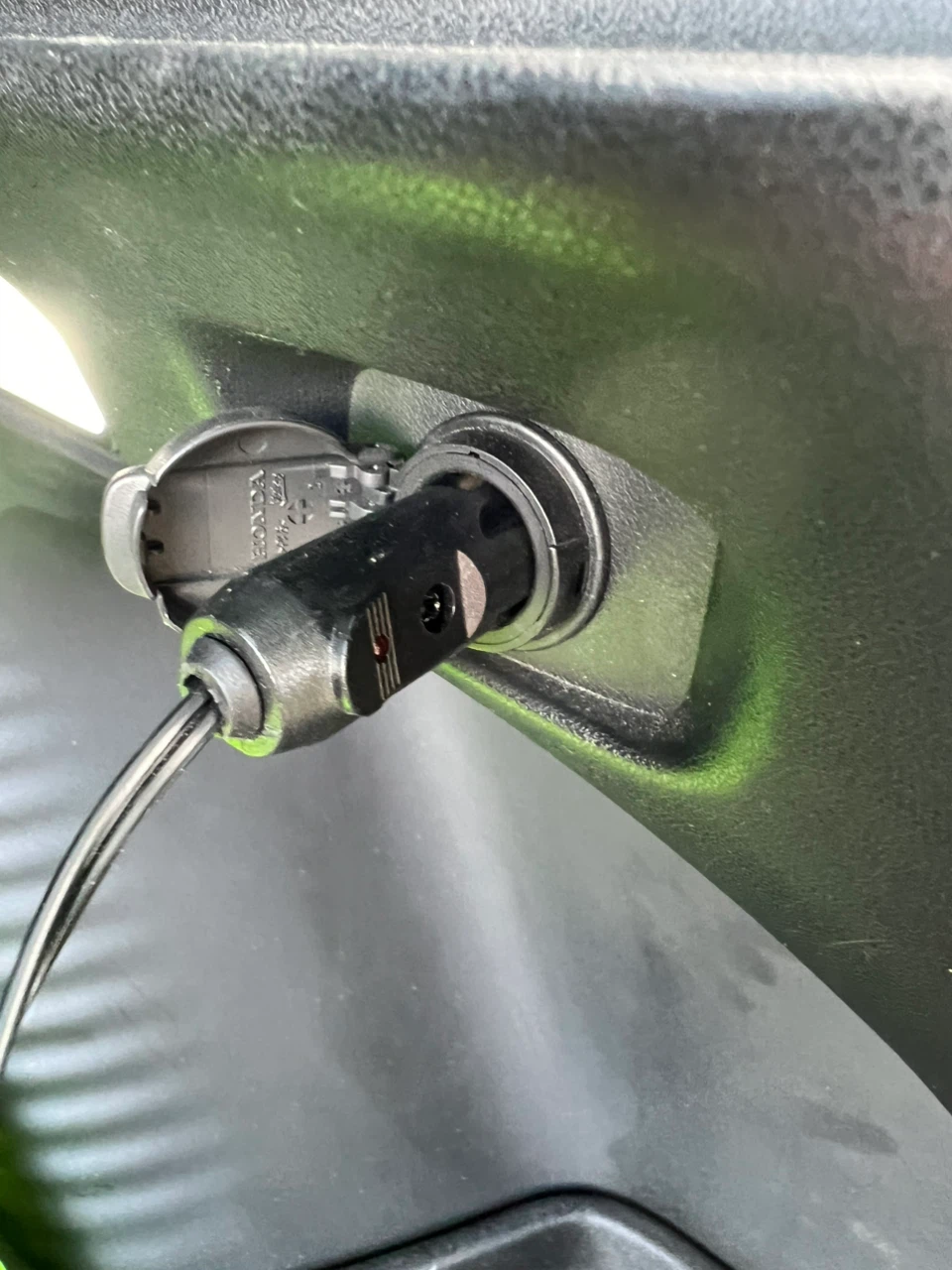AstroAI Portable Car Air Pump - not working - photo 3