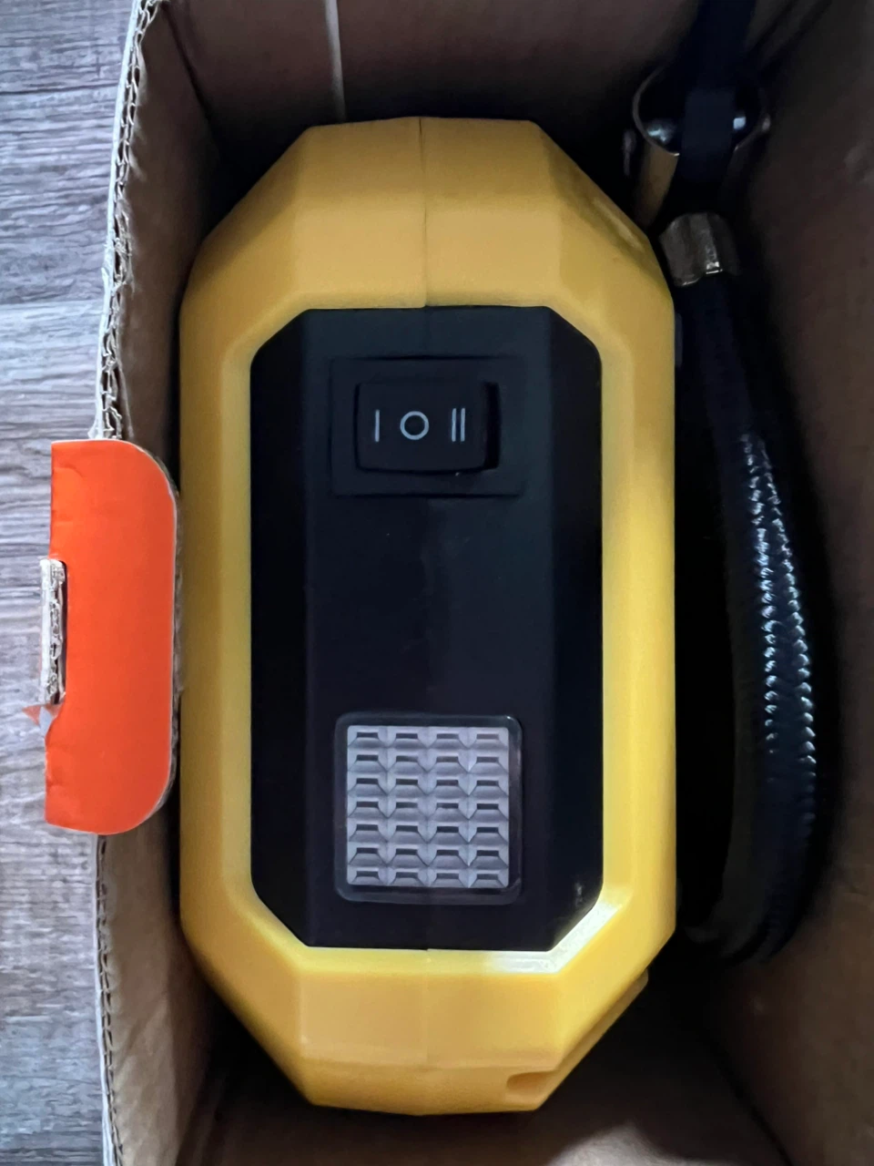 AstroAI Portable Car Air Pump - not working - photo 5