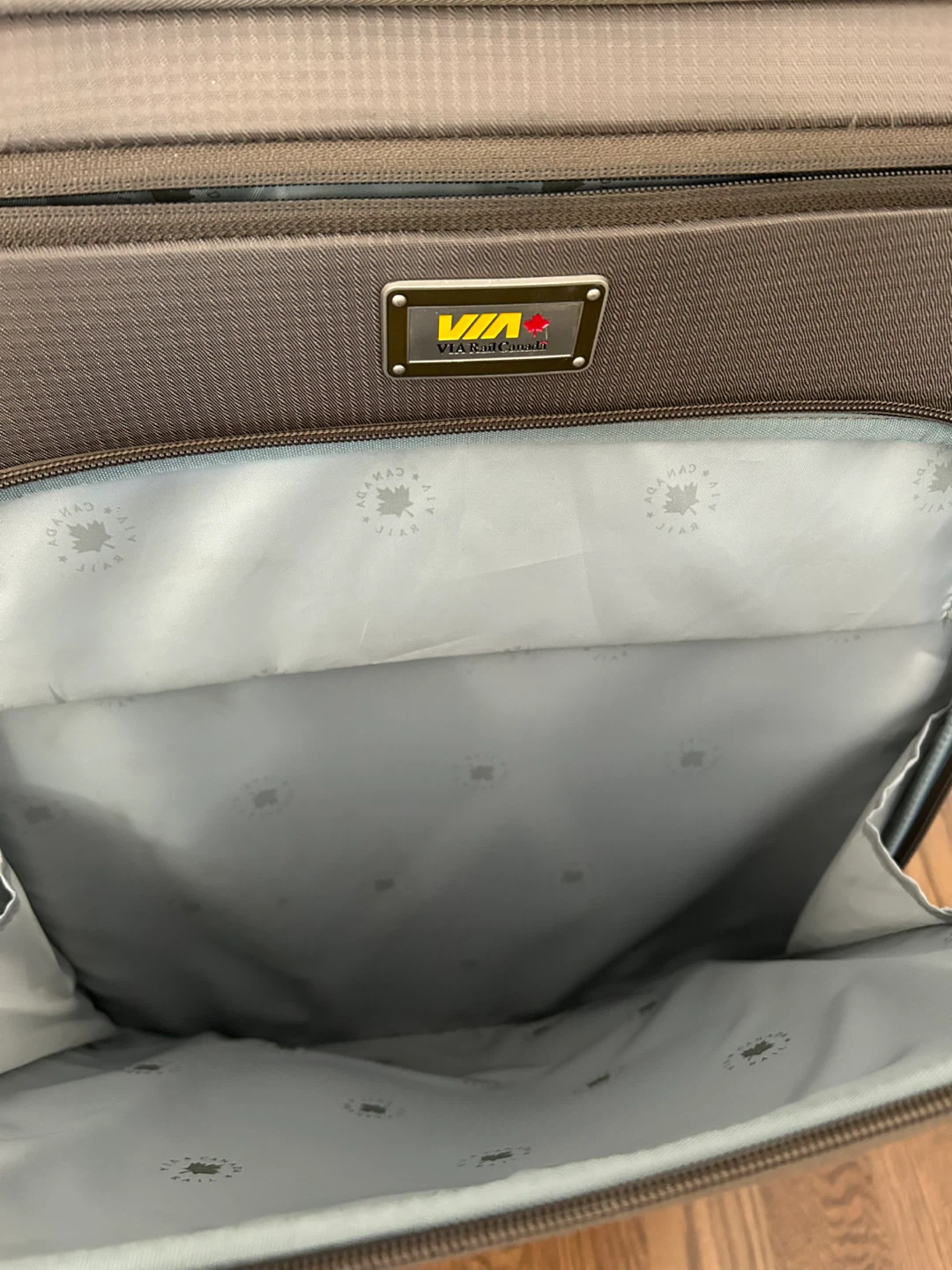 GREAT 26” TALL LIGHTWEIGHT, EXPANDABLE, SPINNER SUITCASE ) - photo 4