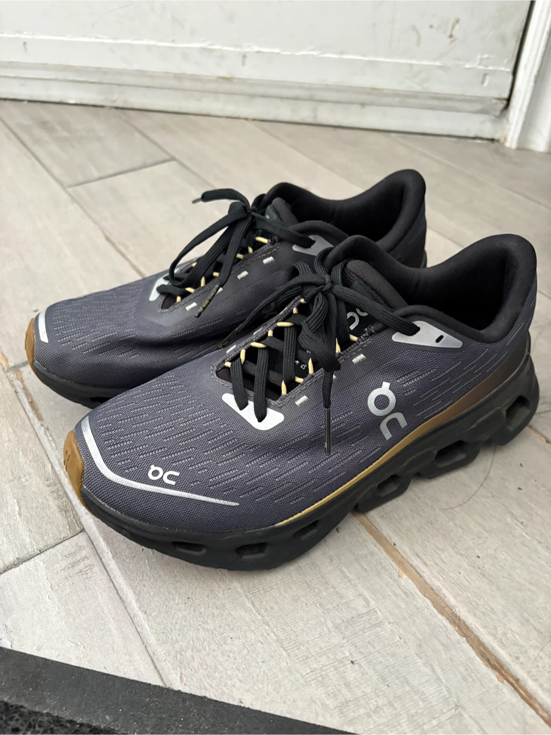 On Running Cloudspark Women Size 7