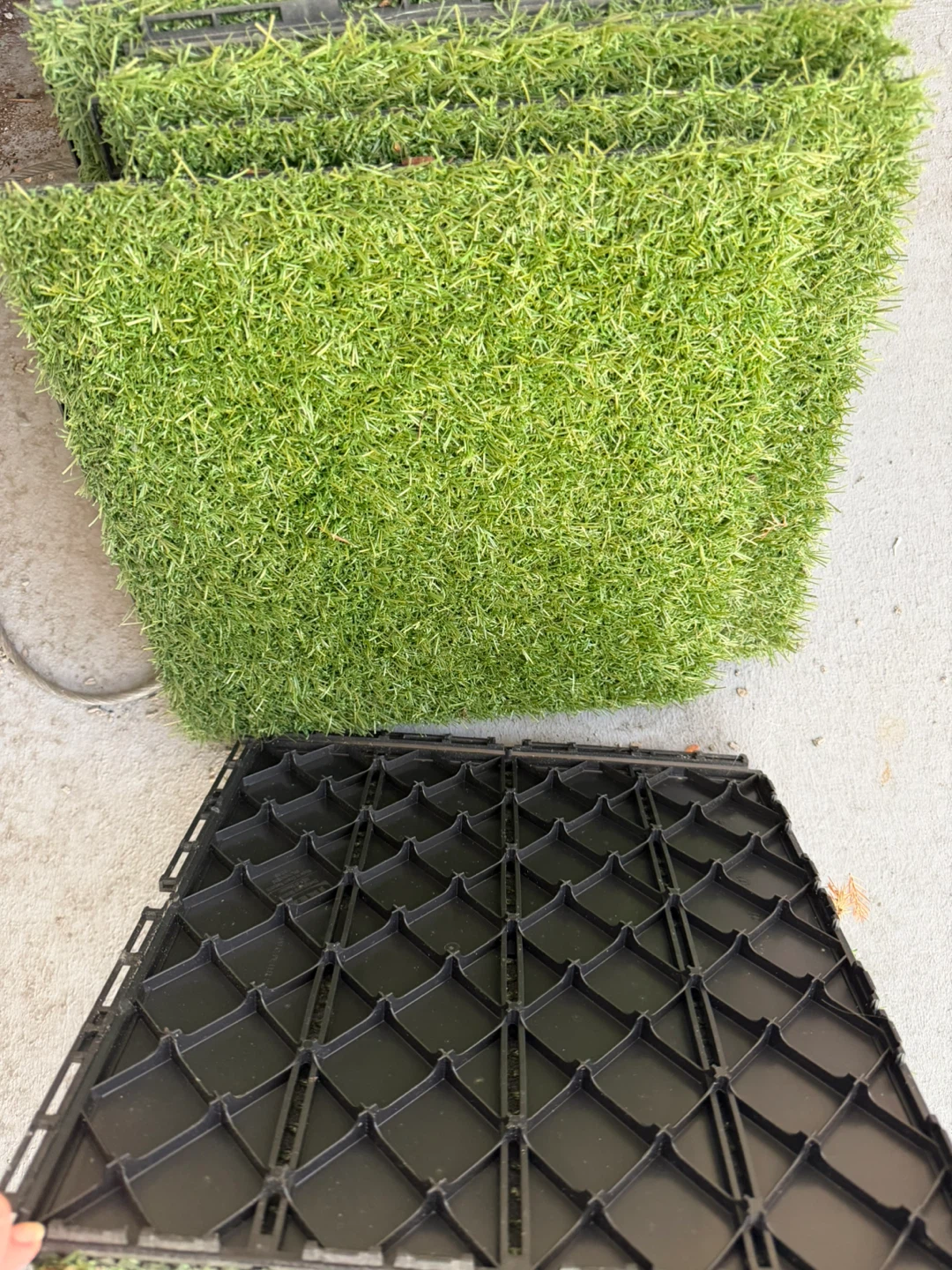Artificial Turf Grass Tiles - Pack of 18