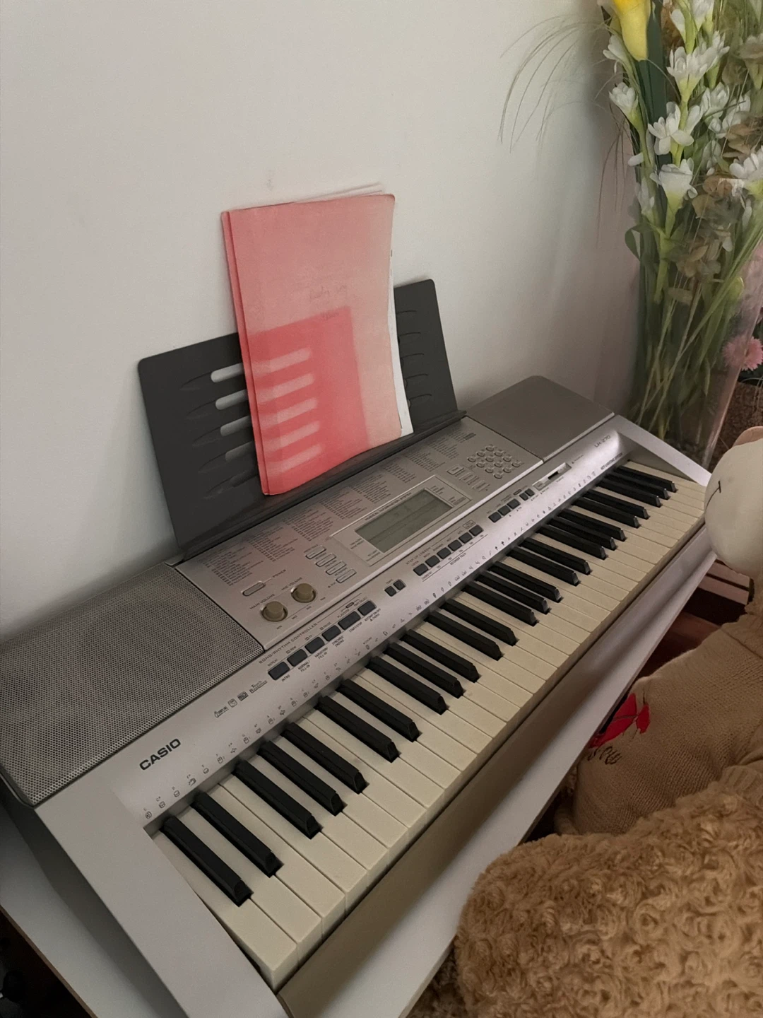 Casio LK-300 electronic keyboard