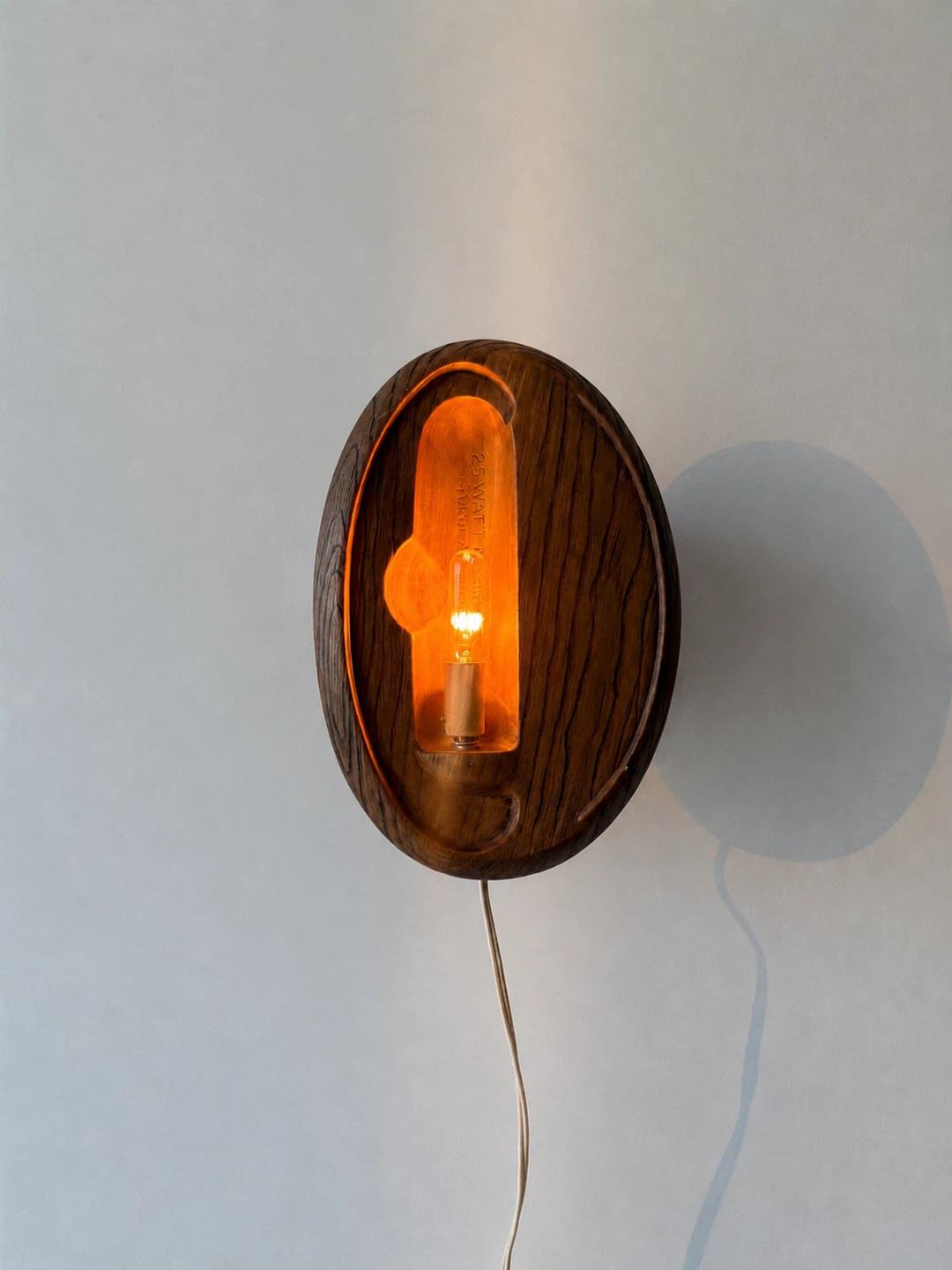 Vintage Tampa Bay Mold Co. Ceramic Wall Light (plug-in) - photo 2