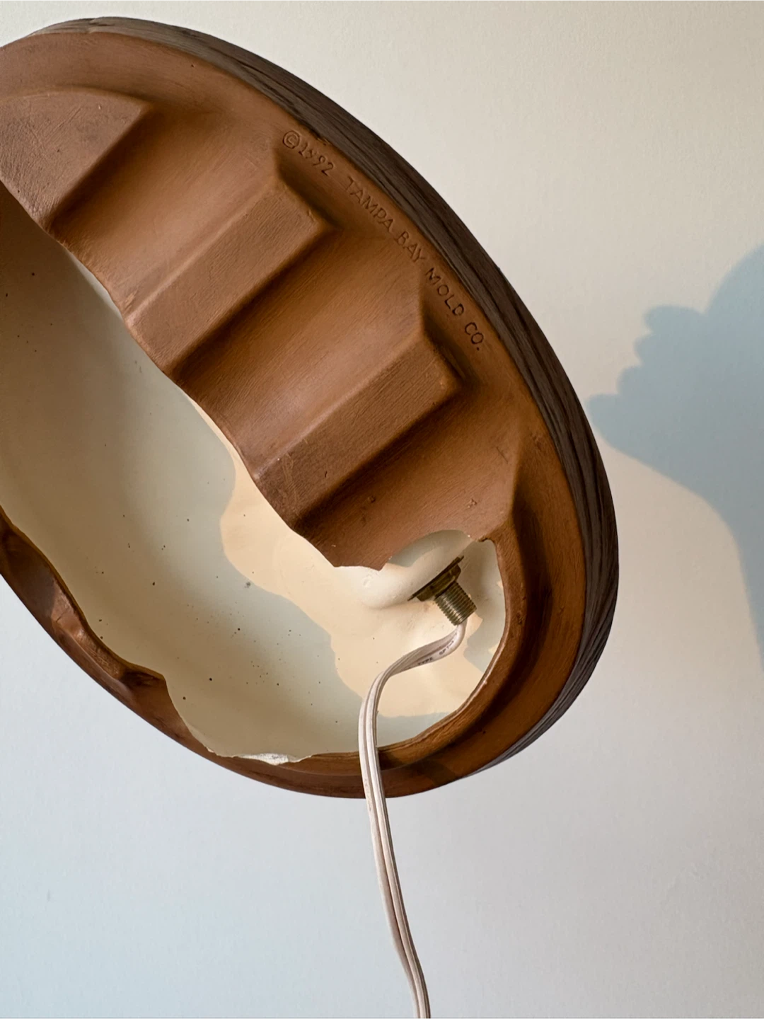 Vintage Tampa Bay Mold Co. Ceramic Wall Light (plug-in) - photo 3
