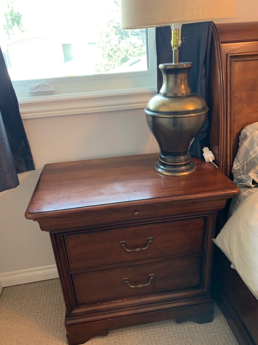 King - Solid Wood Bedroom Set - photo 3