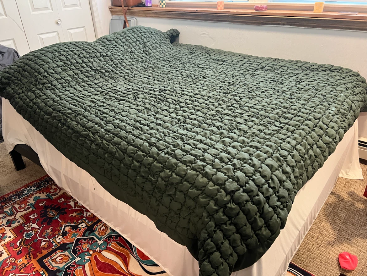 Urban Studio Green Puffy Comforter/Quilt