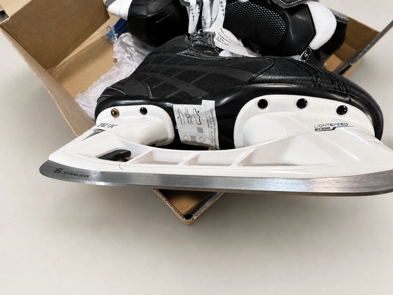 Bauer Nexus 88 Junior Hockey Skates – Size 4D - photo 2