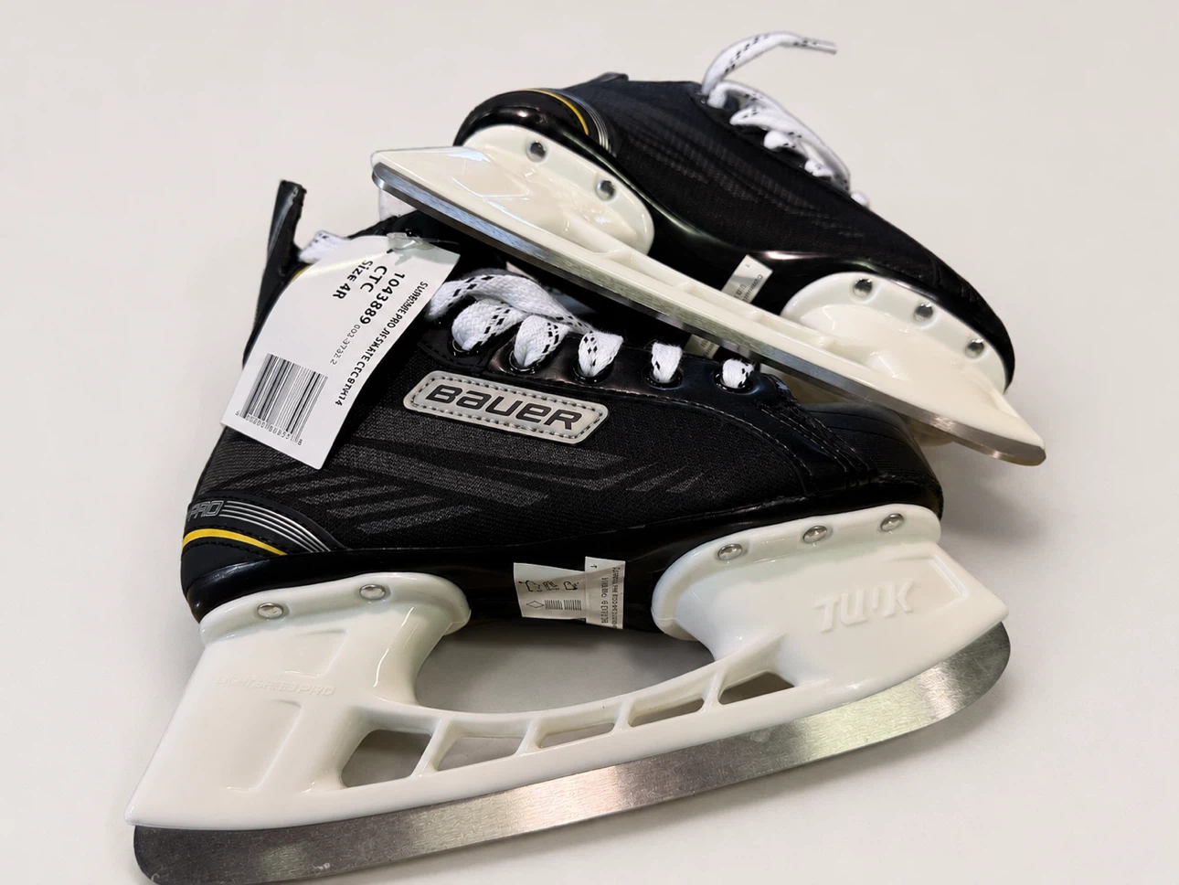 Brand New Bauer Supreme Pro Hockey Skates – Size 4R