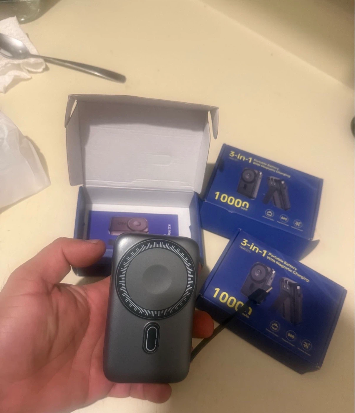 3-in-1 Magnetic Battery Pack 10000mAh - photo 3