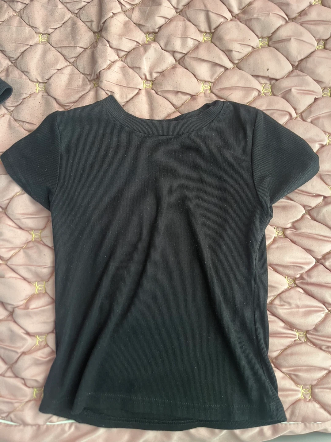 Black ribbed t-shirt