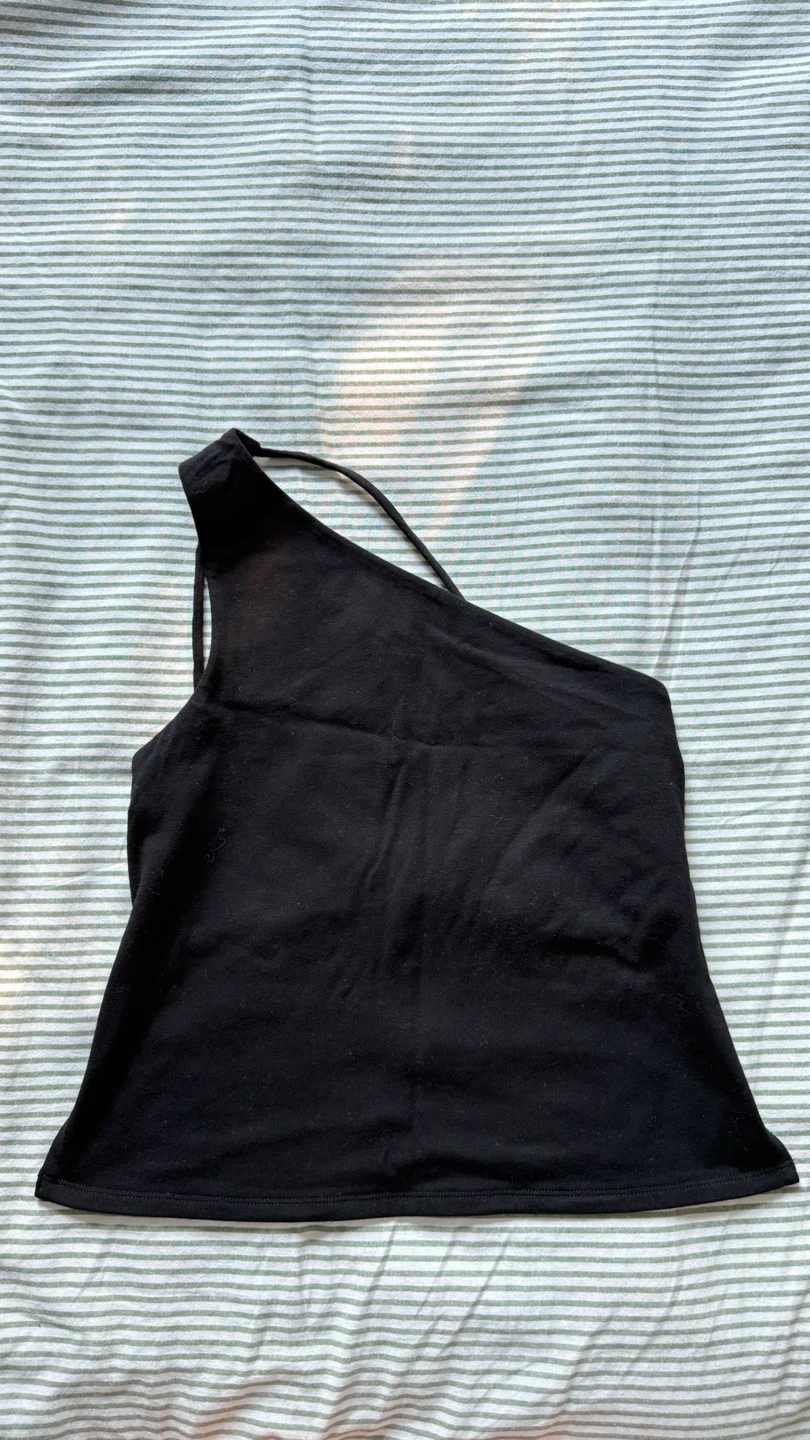 Black One-Shoulder Tank Top